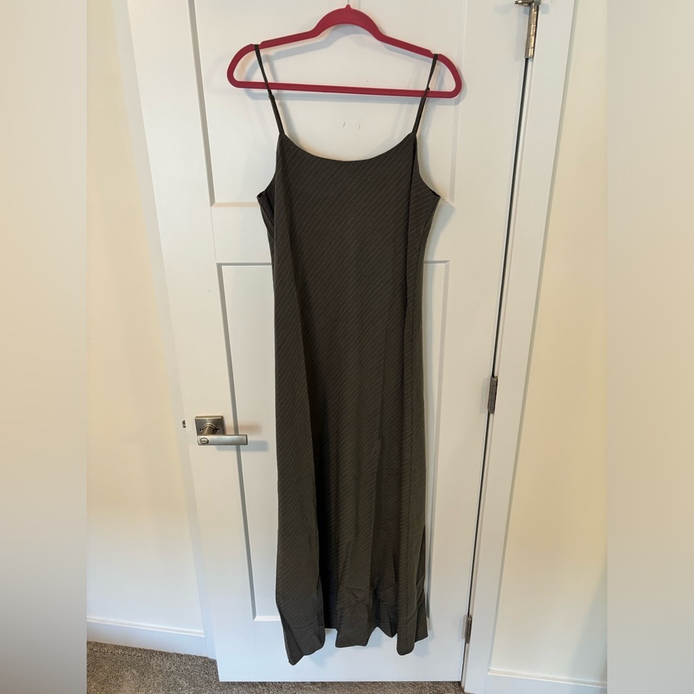 DISSH Maxi Dress Gray Pinstripe - Picture 4 of 6